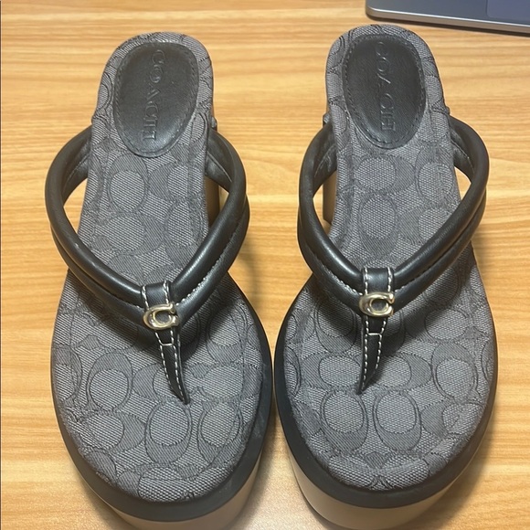 Coach Franki Flip Flop size 8 - Picture 1 of 9